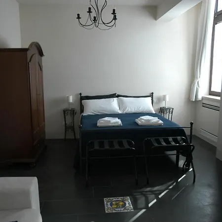 Bed & Breakfast Castello D'alcontres 3 Stelle
