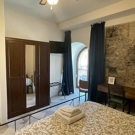 Castello D'alcontres 3 Stelle Oda ve Kahvaltı