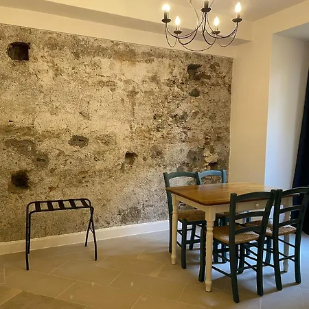 Couette-café Castello D'alcontres 3 Stelle