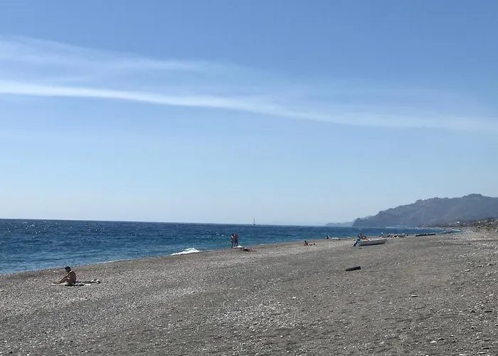 Couette-café Castello D'alcontres 3 Stelle