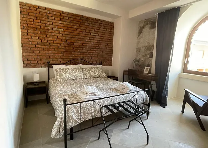 Castello D'alcontres 3 Stelle Couette-café 4*